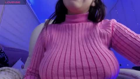 Snapshot of fernandadiaz05 chatting on February 16, 2025, 10:21 pm Fernanda Diaz online show from February 16, 2025, 10:21 pm