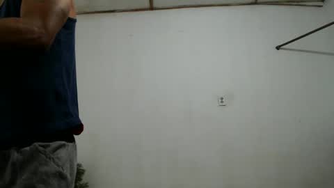 Snapshot of fernandez_latinblack chatting on December 18, 2024, 2:21 am fernandez_latinblack online show from December 18, 2024, 2:21 am