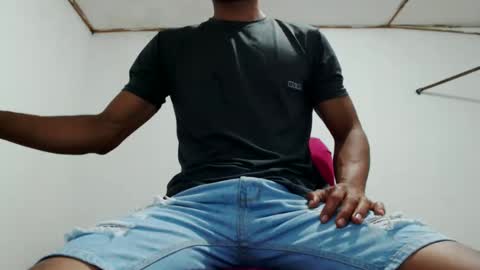 Snapshot of fernandez_latinblack chatting on January 4, 2025, 12:05 am fernandez_latinblack online show from January 4, 2025, 12:05 am