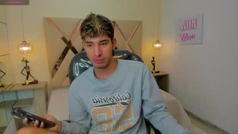 FER PHOENIX online show from November 19, 2025, 3:17 am