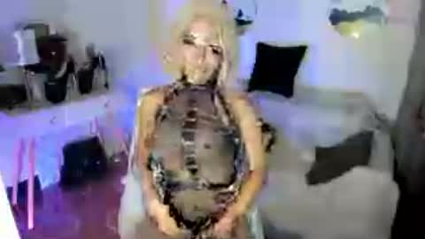 ferrocious_olive69 online show from June 16, 2026, 2:58 am