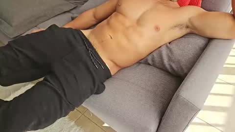 feruagusto93 online show from June 1, 2026, 7:15 pm