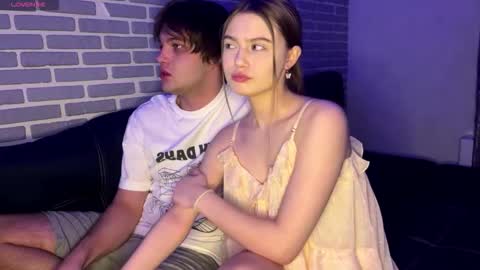 Tina and Tomas online show from November 5, 2025, 2:39 pm