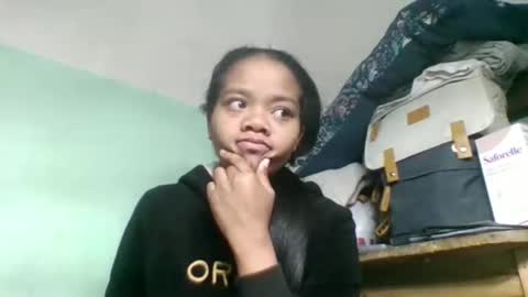 fetranialdy online show from September 15, 2025, 4:23 am