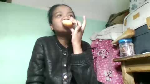 fetranialdy online show from October 6, 2025, 4:21 am