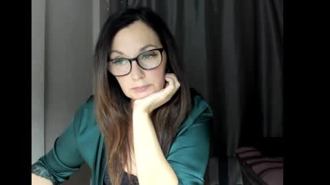 Snapshot of fey_bb chatting on December 14, 2024, 11:18 am Milana online show from December 14, 2024, 11:18 am