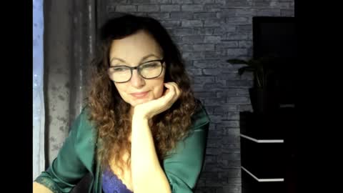 Snapshot of fey_bb chatting on January 29, 2025, 12:33 am Milana online show from January 29, 2025, 12:33 am