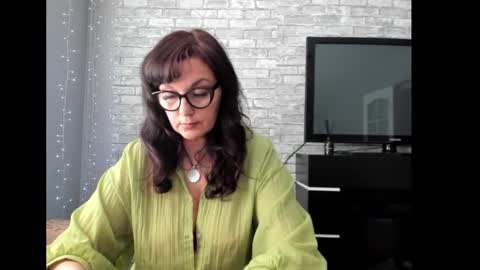 Snapshot of fey_bb chatting on February 6, 2026, 6:29 am Milana online show from February 6, 2026, 6:29 am
