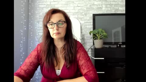 Snapshot of fey_bb chatting on May 13, 2026, 6:22 am Milana online show from May 13, 2026, 6:22 am