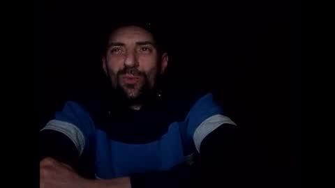 Snapshot of fffjj021 chatting on November 23, 2025, 1:05 am Raised in 90s online show from November 23, 2025, 1:05 am