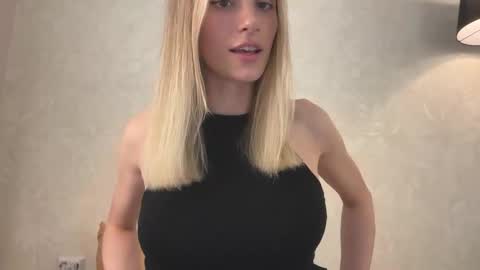 Lisa online show from December 3, 2025, 7:27 am