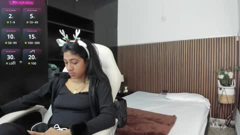 Freyja  online show from December 2, 2025, 5:30 pm