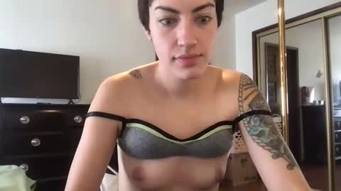 fgsammie online show from October 3, 2025, 5:54 pm