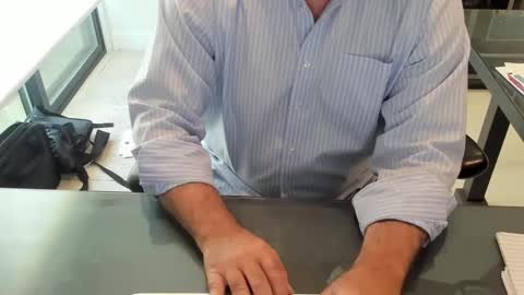 fhetzl online show from October 13, 2025, 9:48 pm