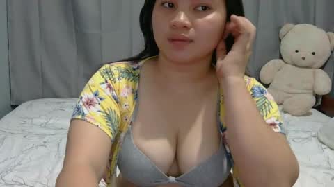 fhwilloughbyxx online show from April 23, 2026, 8:35 am