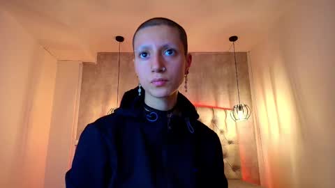   online show from October 11, 2025, 3:17 am