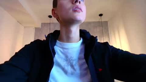   online show from October 19, 2025, 7:14 pm