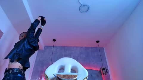   online show from October 24, 2025, 11:50 am