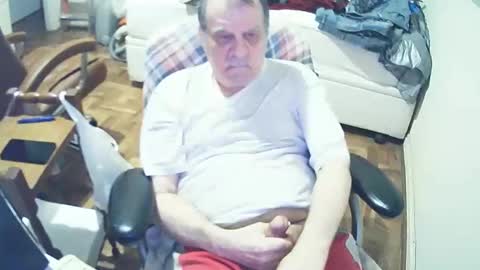 filhober online show from September 9, 2025, 11:37 pm