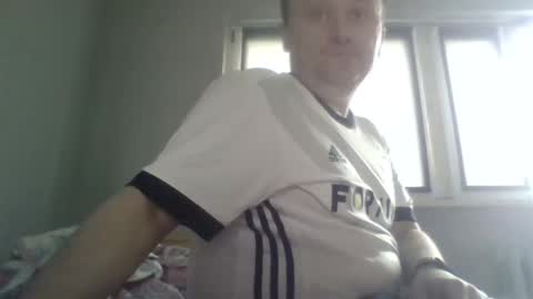 Snapshot of filipek757 chatting on October 17, 2025, 8:17 am filipek757 online show from October 17, 2025, 8:17 am