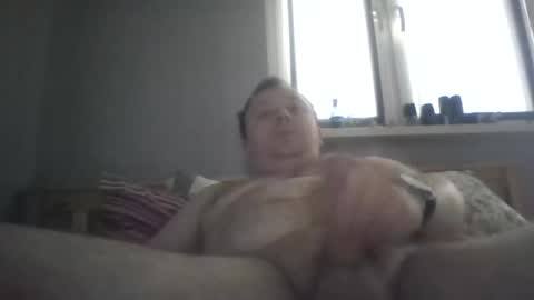 Snapshot of filipek757 chatting on November 3, 2025, 10:27 am filipek757 online show from November 3, 2025, 10:27 am