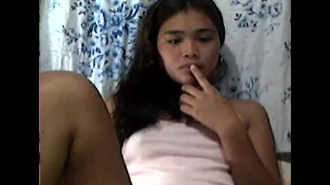 filipinagirl_18 online show from April 14, 2026, 9:21 pm