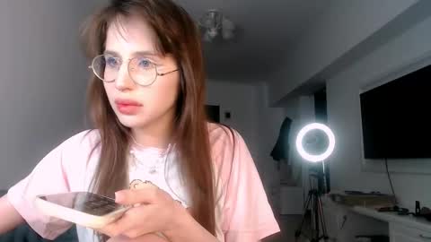 filliana online show from February 1, 2026, 11:03 pm