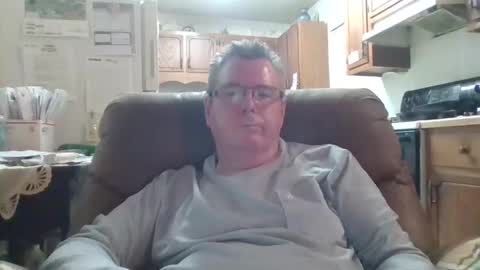 Snapshot of finderfiner chatting on December 20, 2024, 12:27 pm finderfiner online show from December 20, 2024, 12:27 pm