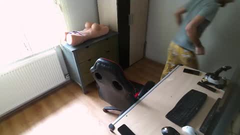 Jane and Findo online show from March 8, 2025, 9:28 am