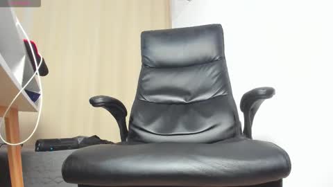 Snapshot of findomguyxxx chatting on October 2, 2025, 1:29 pm FindomGuyXXX online show from October 2, 2025, 1:29 pm