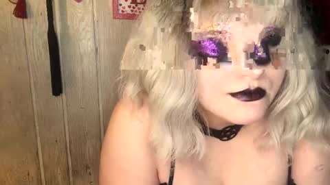 Snapshot of findommefoxi chatting on February 6, 2025, 12:37 pm findommefoxi online show from February 6, 2025, 12:37 pm