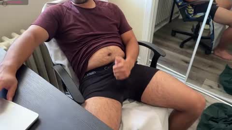 Snapshot of finition_ chatting on September 30, 2025, 3:50 pm finition_ online show from September 30, 2025, 3:50 pm