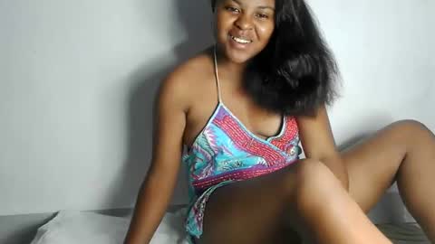 fiona_00 online show from April 23, 2026, 1:57 pm