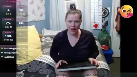 Snapshot of fionna_fineas chatting on November 9, 2025, 12:53 am Fionna online show from November 9, 2025, 12:53 am