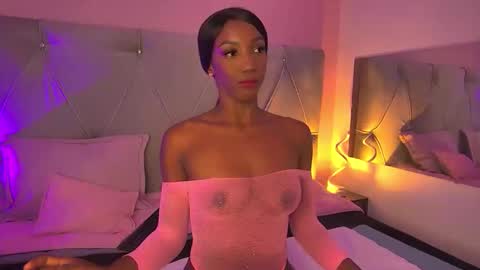 Snapshot of fiorelalenin chatting on October 1, 2025, 6:47 pm Fiorela Lenin online show from October 1, 2025, 6:47 pm