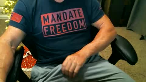 fitguy40 online show from December 18, 2025, 3:56 am