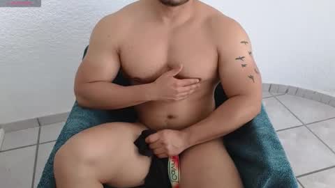 Snapshot of fitnessbody92 chatting on November 27, 2025, 2:19 pm Farid online show from November 27, 2025, 2:19 pm