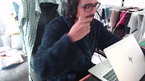 Snapshot of fizz6572 chatting on December 12, 2024, 9:30 am fizz6572 online show from December 12, 2024, 9:30 am