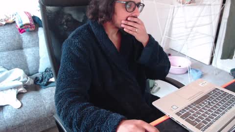 Snapshot of fizz6572 chatting on December 16, 2024, 8:41 am fizz6572 online show from December 16, 2024, 8:41 am