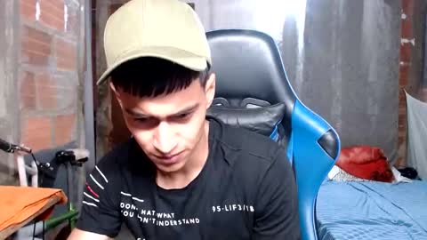 Snapshot of flacolatind chatting on November 24, 2025, 9:25 pm FLACO online show from November 24, 2025, 9:25 pm