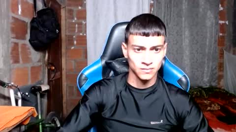 Snapshot of flacolatind chatting on November 27, 2025, 2:13 am FLACO online show from November 27, 2025, 2:13 am