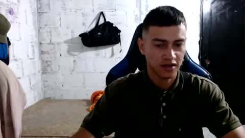 Snapshot of flacolatind chatting on December 17, 2025, 2:06 am FLACO online show from December 17, 2025, 2:06 am