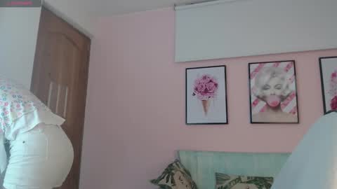 flakasexi1111 online show from January 11, 2026, 1:27 pm