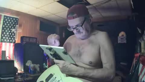 Snapshot of flamingfartguy chatting on December 31, 2024, 4:27 am flamingfartguy online show from December 31, 2024, 4:27 am