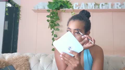 Snapshot of flavia_cruz chatting on July 11, 2026, 12:19 pm Flavia online show from July 11, 2026, 12:19 pm