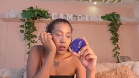 Snapshot of flavia_cruz chatting on July 18, 2026, 12:20 pm Flavia online show from July 18, 2026, 12:20 pm