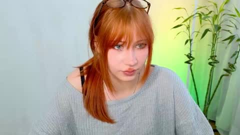 Snapshot of fleur_fox chatting on May 28, 2026, 9:28 am fleur_fox online show from May 28, 2026, 9:28 am