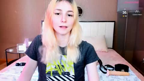 FlexiMona online show from October 17, 2025, 8:28 am