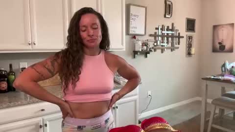 Snapshot of flexing_jessi chatting on May 4, 2026, 8:16 pm Flexing Jessi online show from May 4, 2026, 8:16 pm
