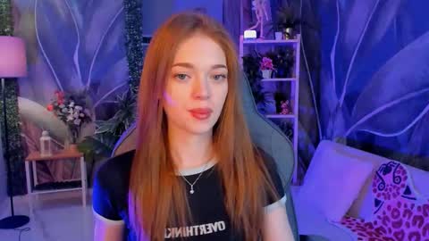 Snapshot of flexyfoxy chatting on October 7, 2025, 6:54 am Flexyfoxy online show from October 7, 2025, 6:54 am